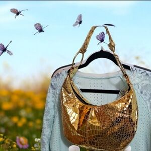 Fashion EXPRESS Hobo Shoulder Bag  Bright Gold One Single Lg Pouch. Textured